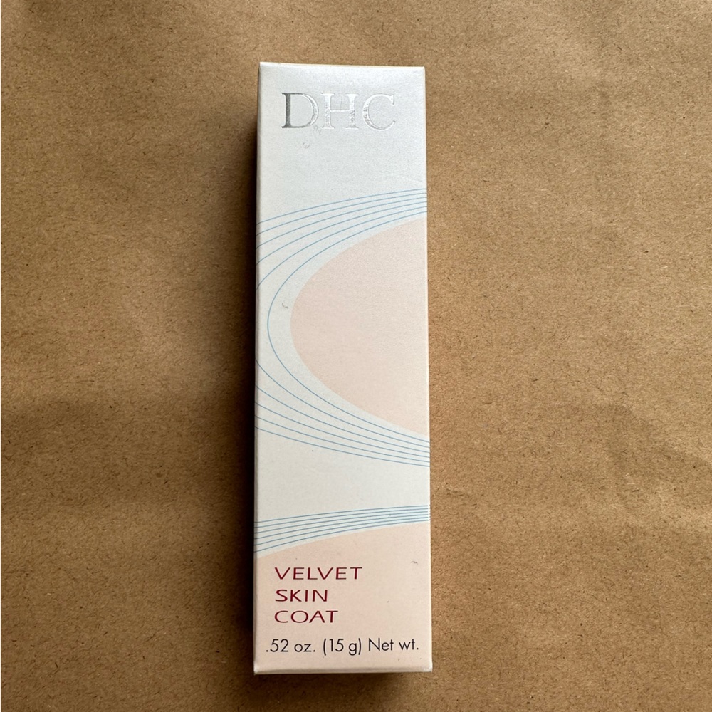 DHC velvet skin coat